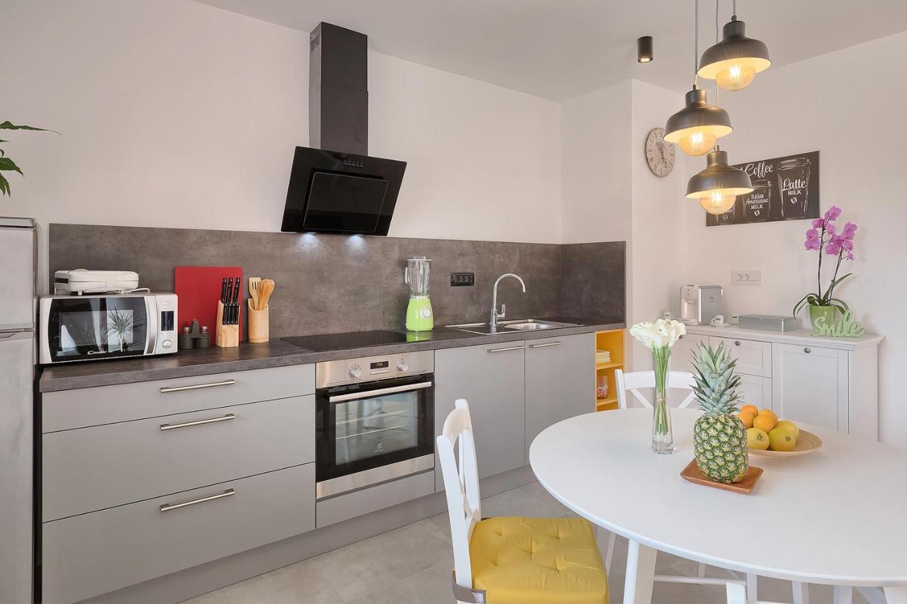 New Cozy Apartment Nico 2+1 Pula Exterior photo